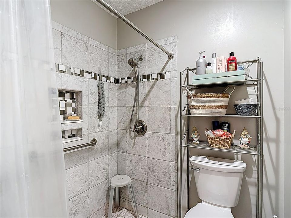 For Sale: $149,900 (2 beds, 2 baths, 1029 Square Feet)