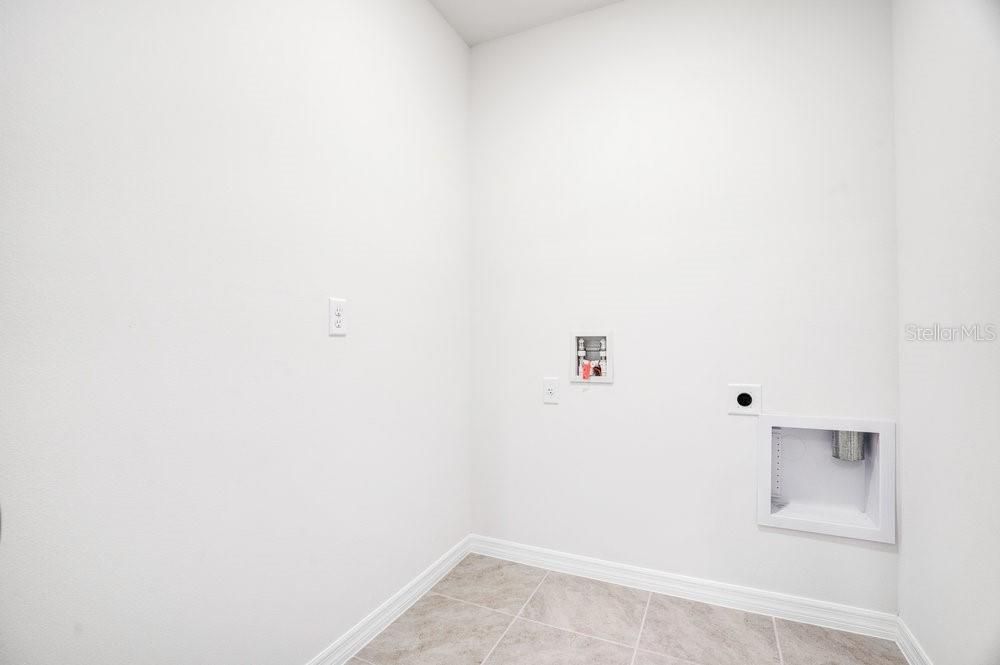 Active With Contract: $2,000 (3 beds, 2 baths, 1725 Square Feet)