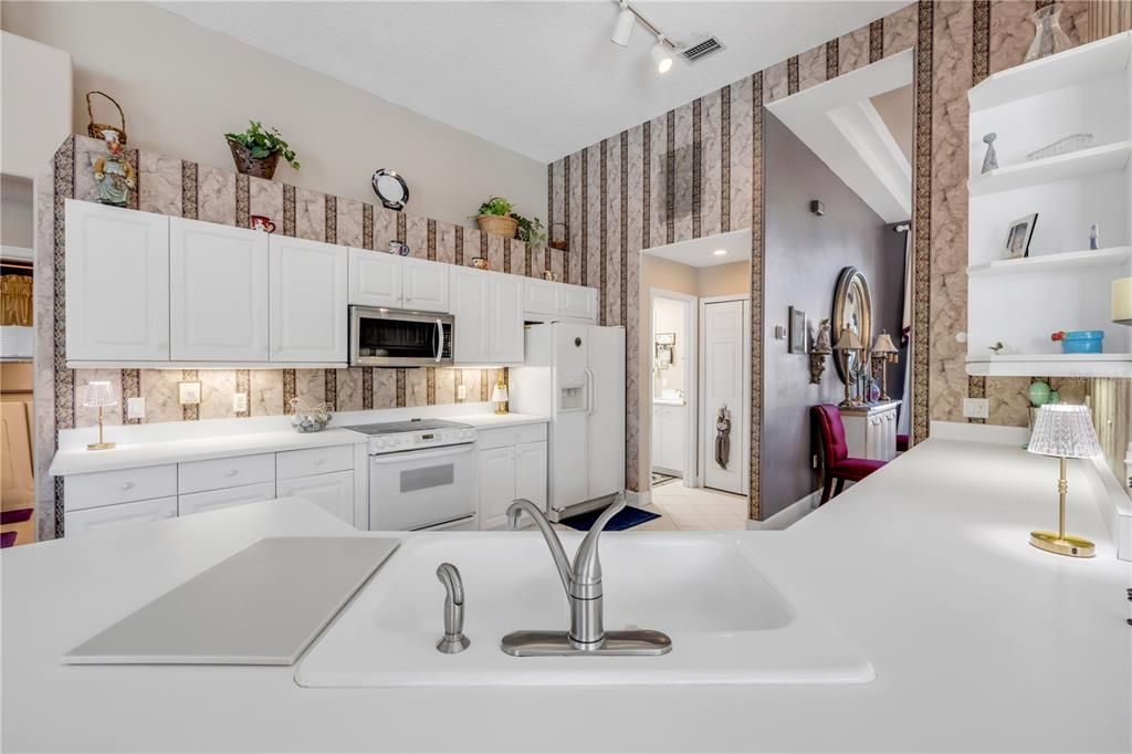 For Sale: $449,000 (3 beds, 2 baths, 2098 Square Feet)