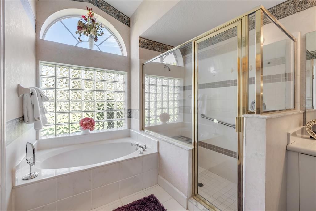 For Sale: $449,000 (3 beds, 2 baths, 2098 Square Feet)