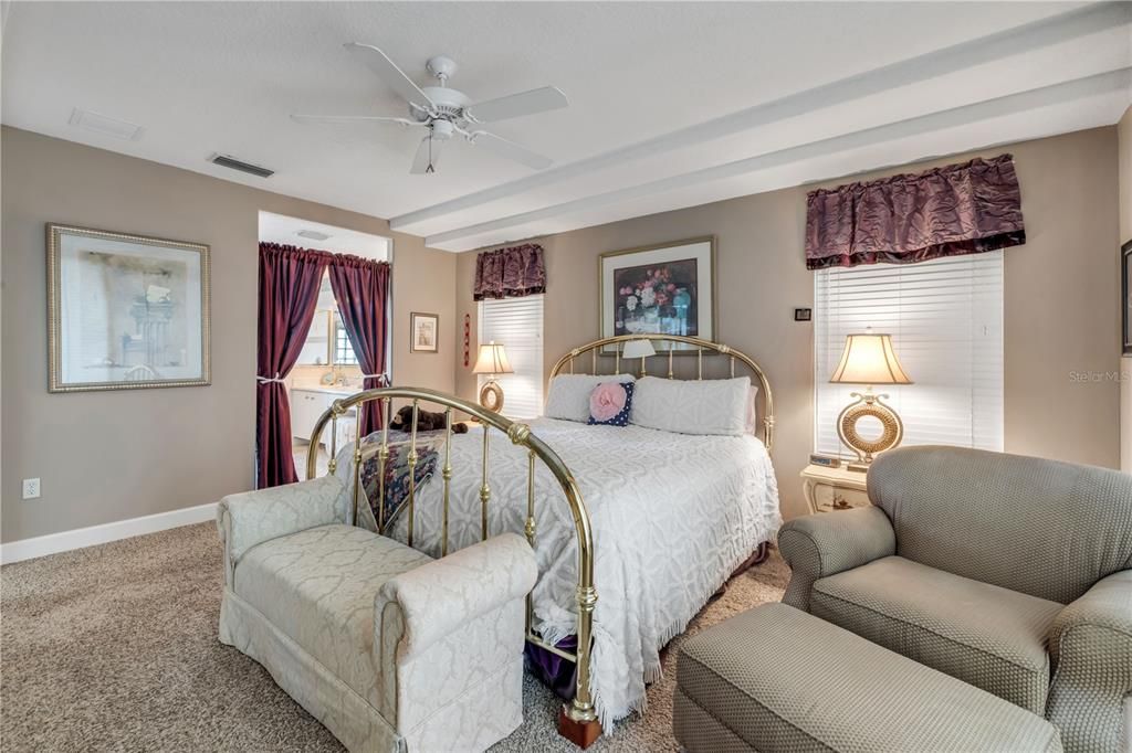 For Sale: $449,000 (3 beds, 2 baths, 2098 Square Feet)