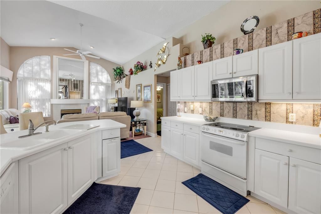 For Sale: $449,000 (3 beds, 2 baths, 2098 Square Feet)