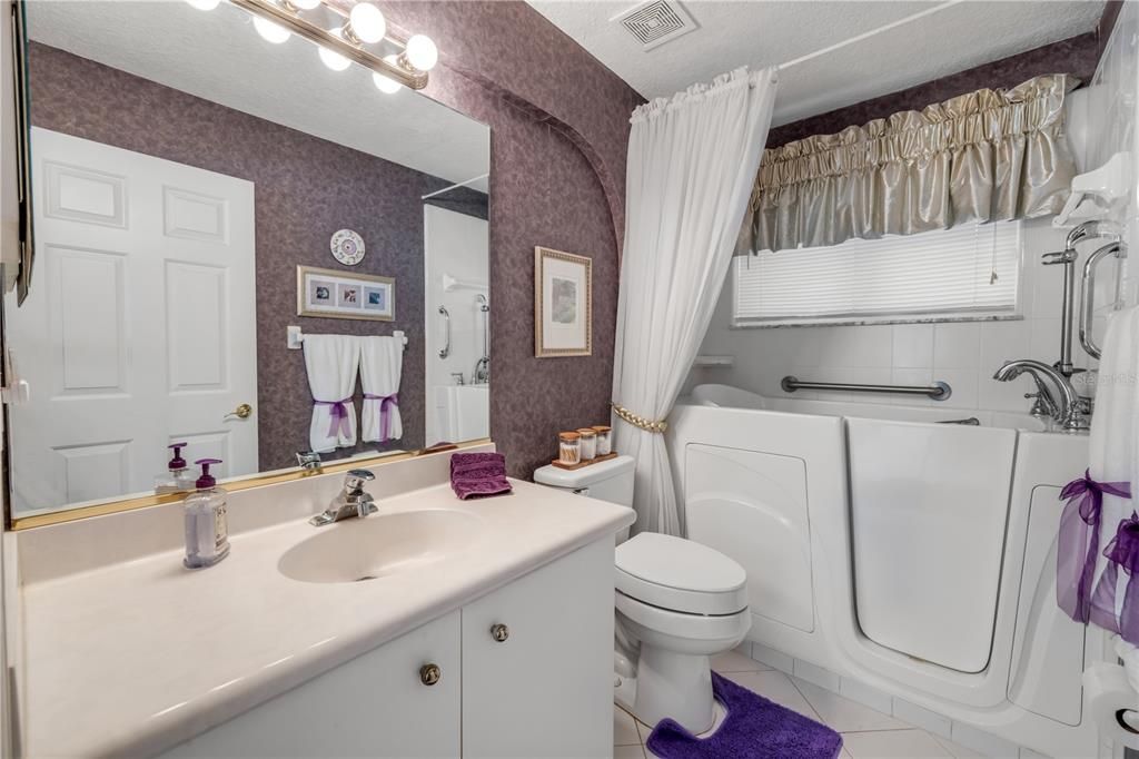 For Sale: $449,000 (3 beds, 2 baths, 2098 Square Feet)