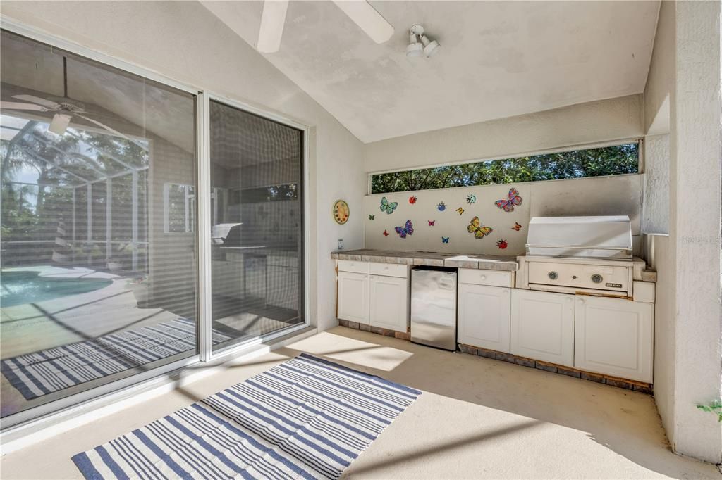 For Sale: $449,000 (3 beds, 2 baths, 2098 Square Feet)