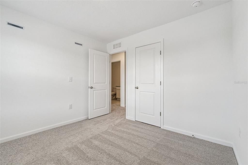 出租: $1,895 (3 贝兹, 2 浴室, 1422 平方英尺)