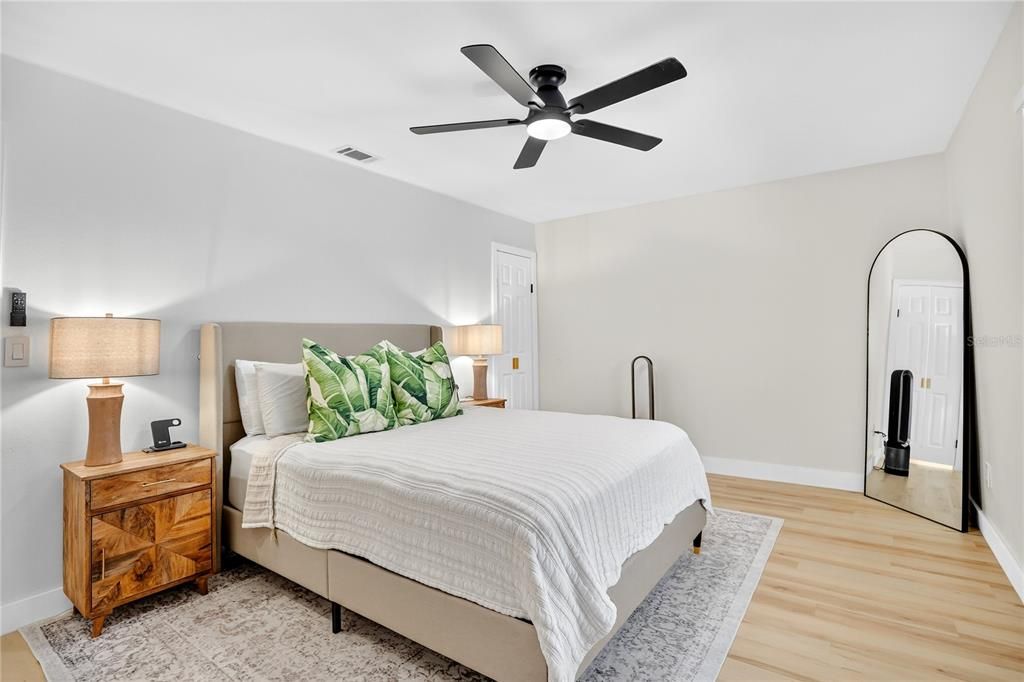 待售: $410,000 (3 贝兹, 2 浴室, 1337 平方英尺)