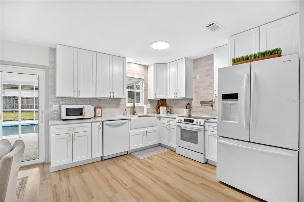 待售: $410,000 (3 贝兹, 2 浴室, 1337 平方英尺)