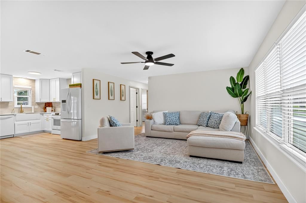 待售: $410,000 (3 贝兹, 2 浴室, 1337 平方英尺)