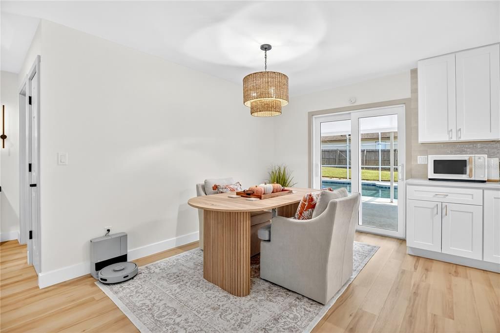 待售: $410,000 (3 贝兹, 2 浴室, 1337 平方英尺)