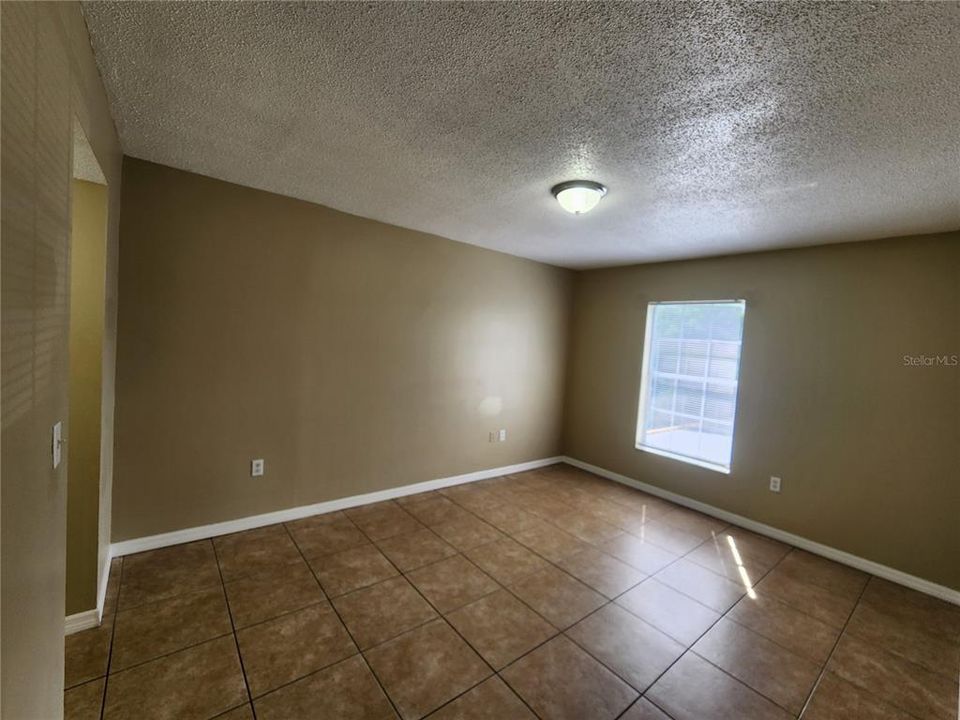 For Sale: $154,900 (2 beds, 2 baths, 1052 Square Feet)