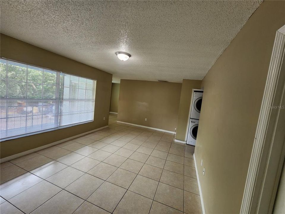 For Sale: $154,900 (2 beds, 2 baths, 1052 Square Feet)