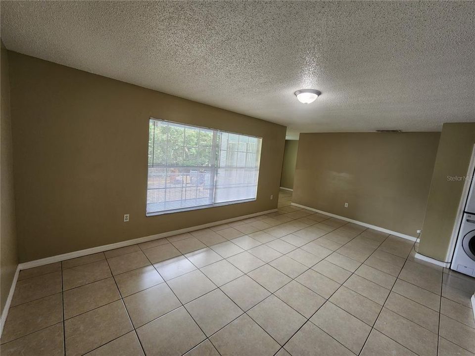 For Sale: $154,900 (2 beds, 2 baths, 1052 Square Feet)