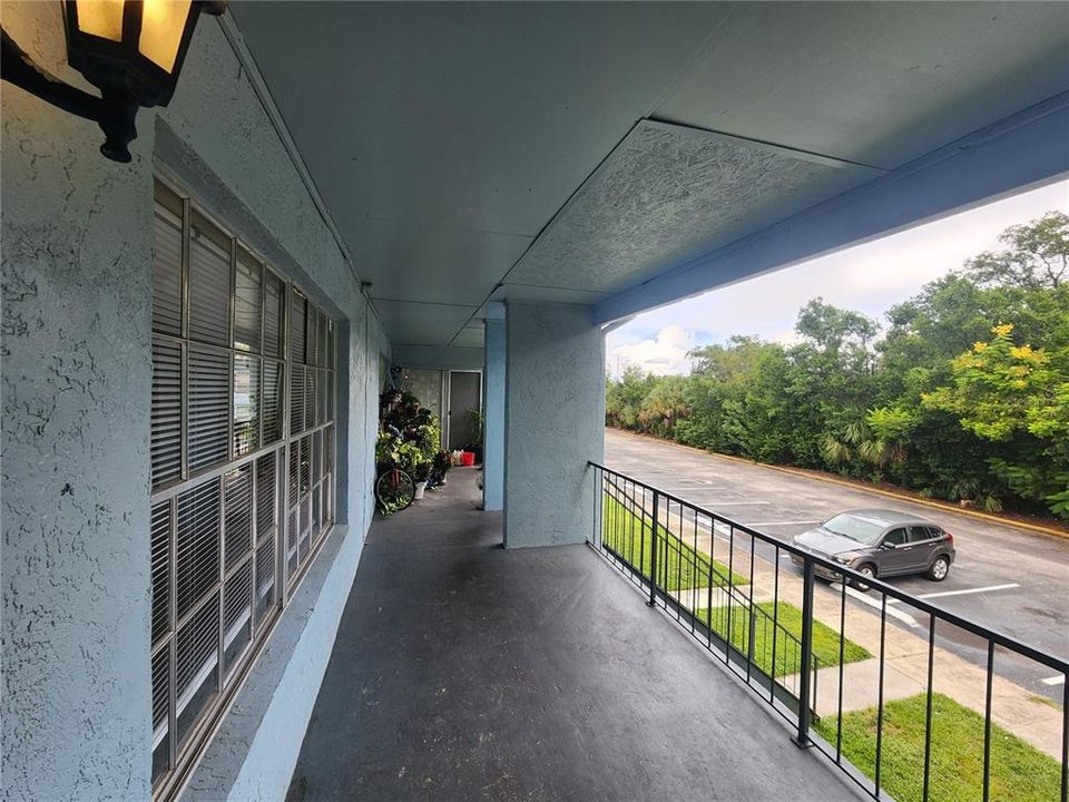 For Sale: $154,900 (2 beds, 2 baths, 1052 Square Feet)