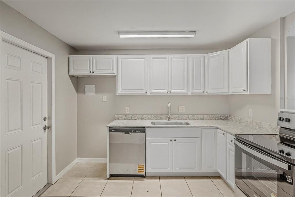 En Venta: $425,000 (3 camas, 1 baños, 936 Pies cuadrados)