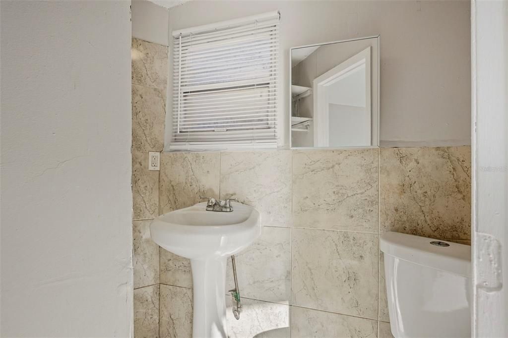 En Venta: $425,000 (3 camas, 1 baños, 936 Pies cuadrados)