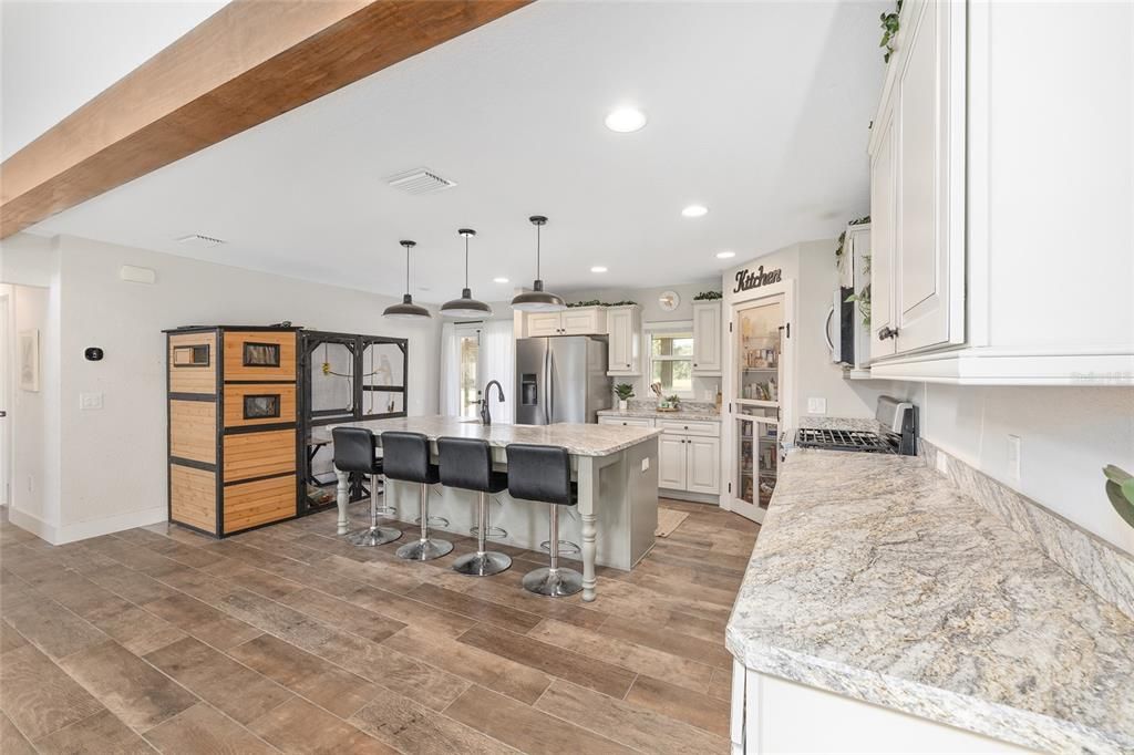 На продажу: $729,900 (3 спален, 3 ванн, 2243 Квадратных фут)