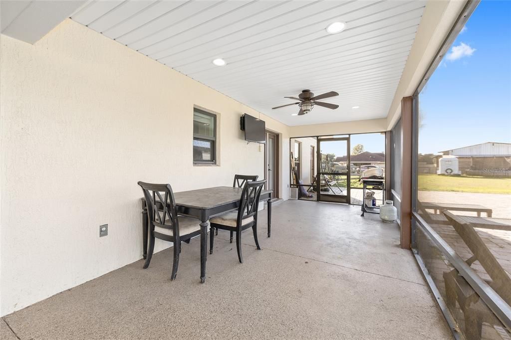 На продажу: $729,900 (3 спален, 3 ванн, 2243 Квадратных фут)