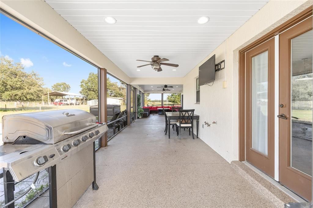 На продажу: $729,900 (3 спален, 3 ванн, 2243 Квадратных фут)