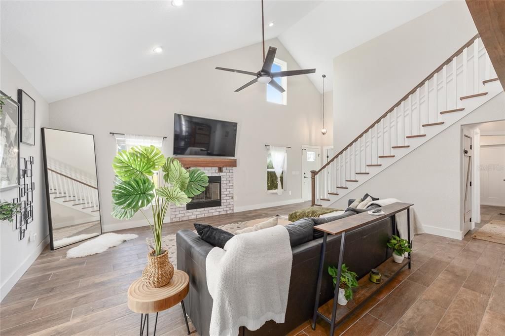 На продажу: $729,900 (3 спален, 3 ванн, 2243 Квадратных фут)