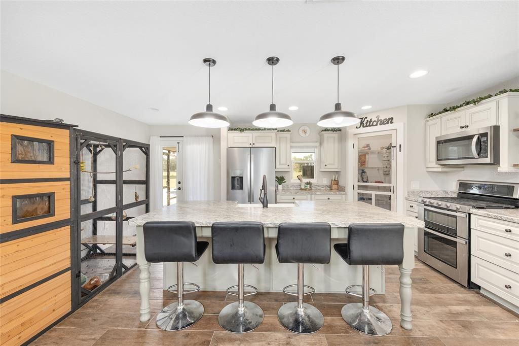 На продажу: $729,900 (3 спален, 3 ванн, 2243 Квадратных фут)