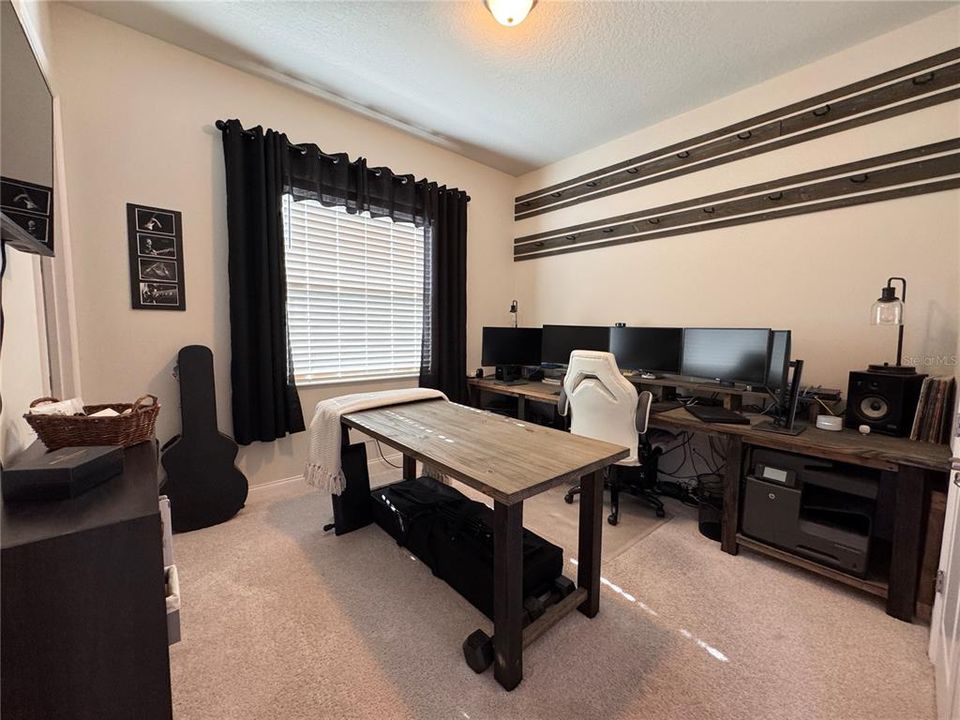 En Venta: $679,900 (3 camas, 3 baños, 1839 Pies cuadrados)