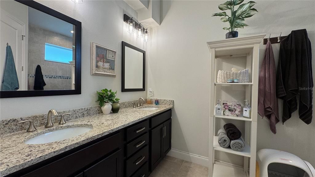 En Venta: $679,900 (3 camas, 3 baños, 1839 Pies cuadrados)