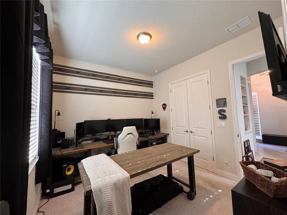 En Venta: $679,900 (3 camas, 3 baños, 1839 Pies cuadrados)