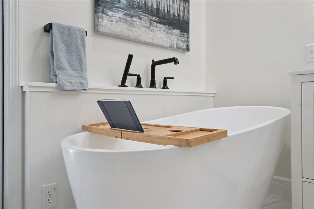 Под контрактом: $449,000 (3 спален, 2 ванн, 1526 Квадратных фут)