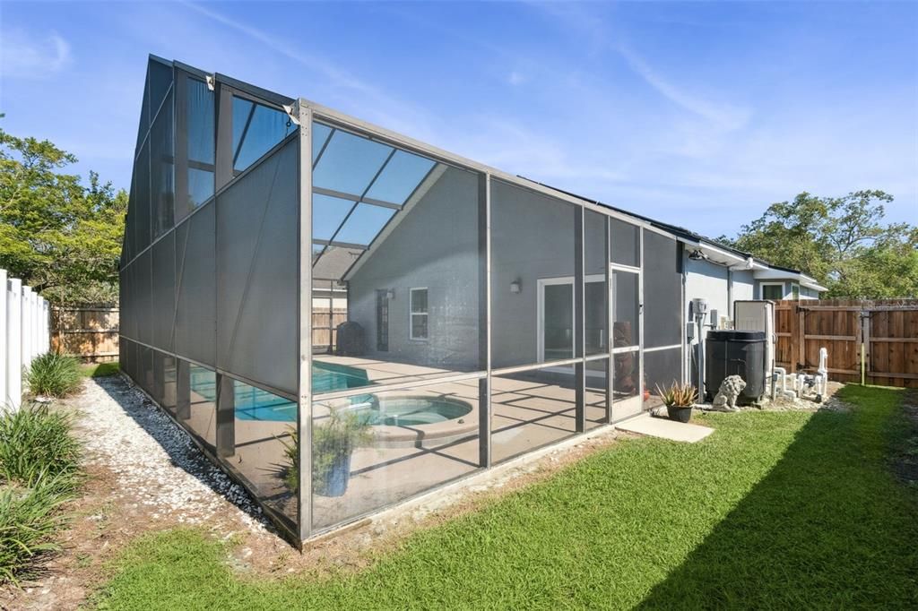 Под контрактом: $449,000 (3 спален, 2 ванн, 1526 Квадратных фут)