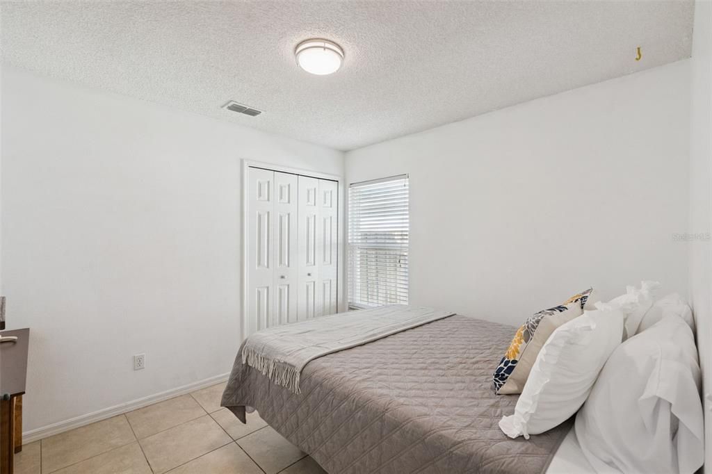 Под контрактом: $449,000 (3 спален, 2 ванн, 1526 Квадратных фут)