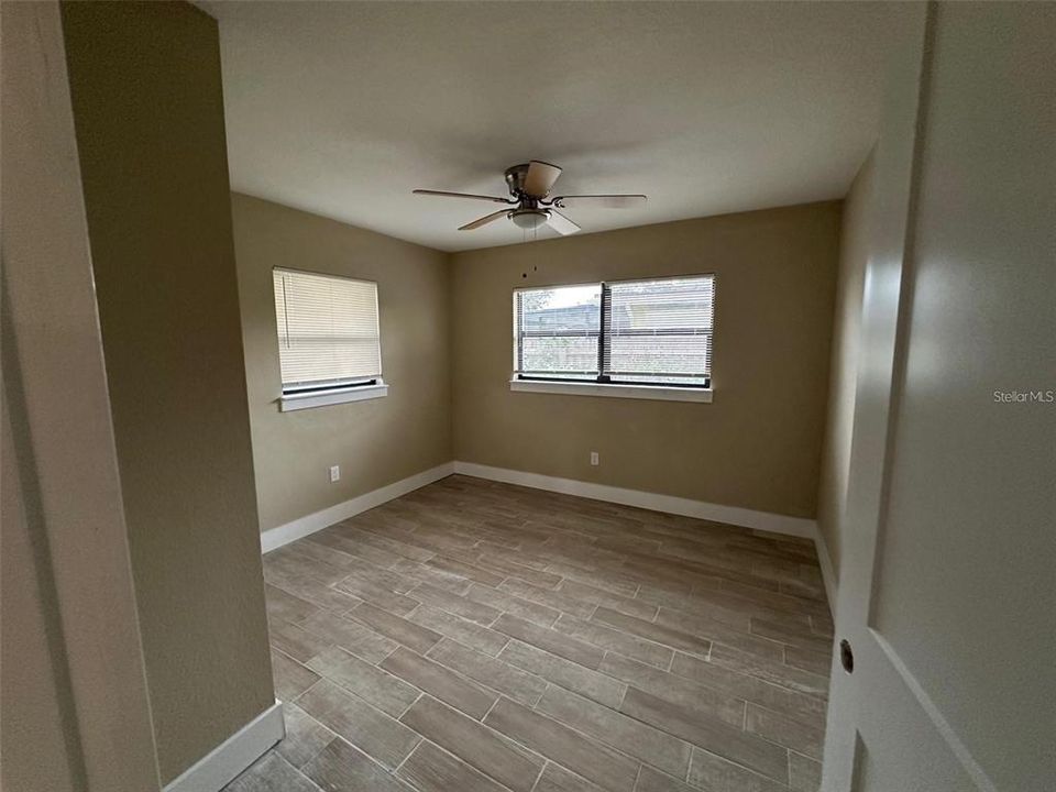 For Sale: $469,900 (2 beds, 1 baths, 1188 Square Feet)