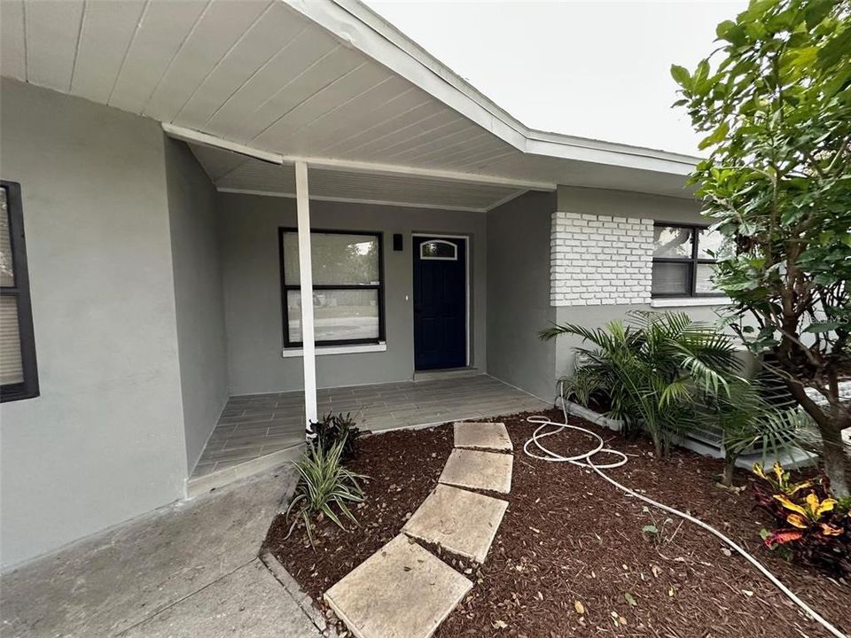 For Sale: $469,900 (2 beds, 1 baths, 1188 Square Feet)