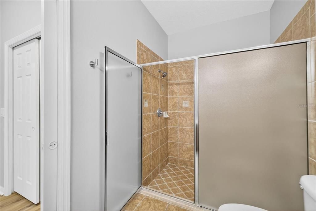 Active With Contract: $1,900 (3 beds, 2 baths, 1772 Square Feet)