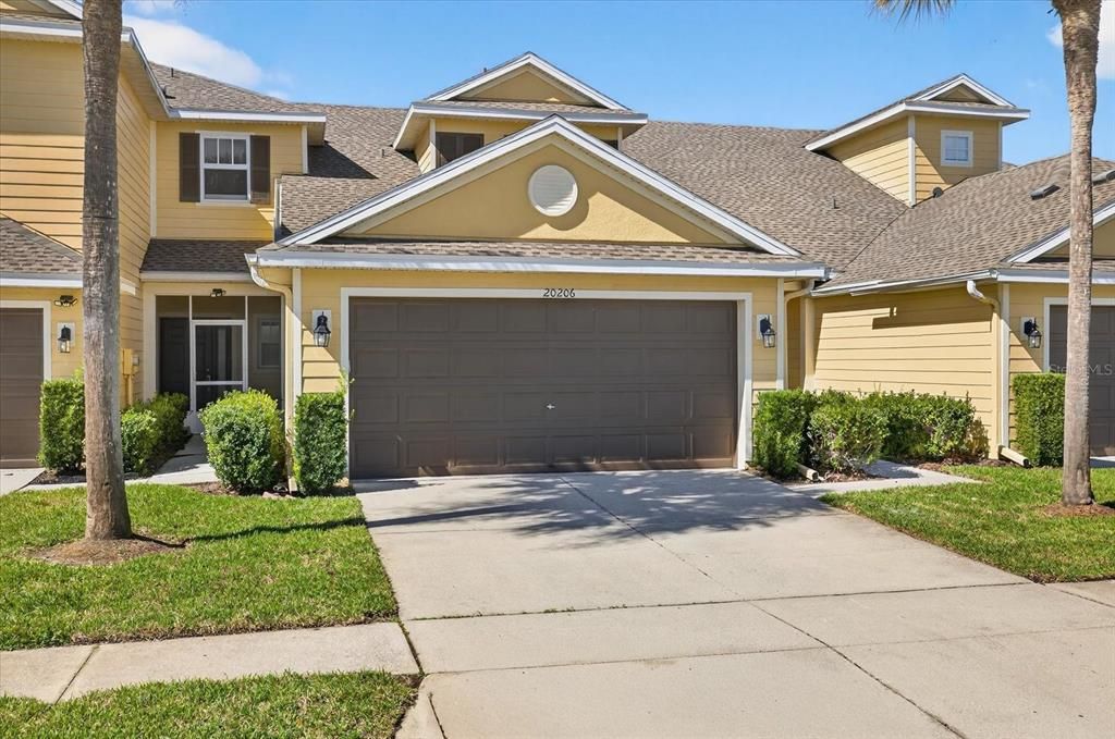 Active With Contract: $1,900 (3 beds, 2 baths, 1772 Square Feet)