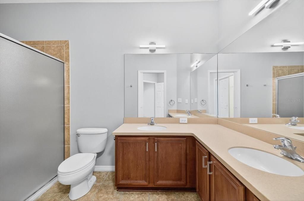 Active With Contract: $1,900 (3 beds, 2 baths, 1772 Square Feet)