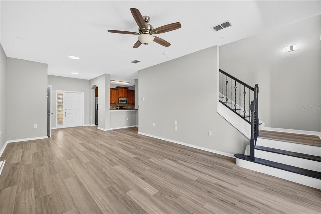 Active With Contract: $1,900 (3 beds, 2 baths, 1772 Square Feet)