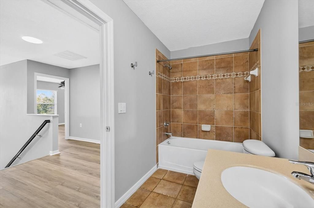 Active With Contract: $1,900 (3 beds, 2 baths, 1772 Square Feet)