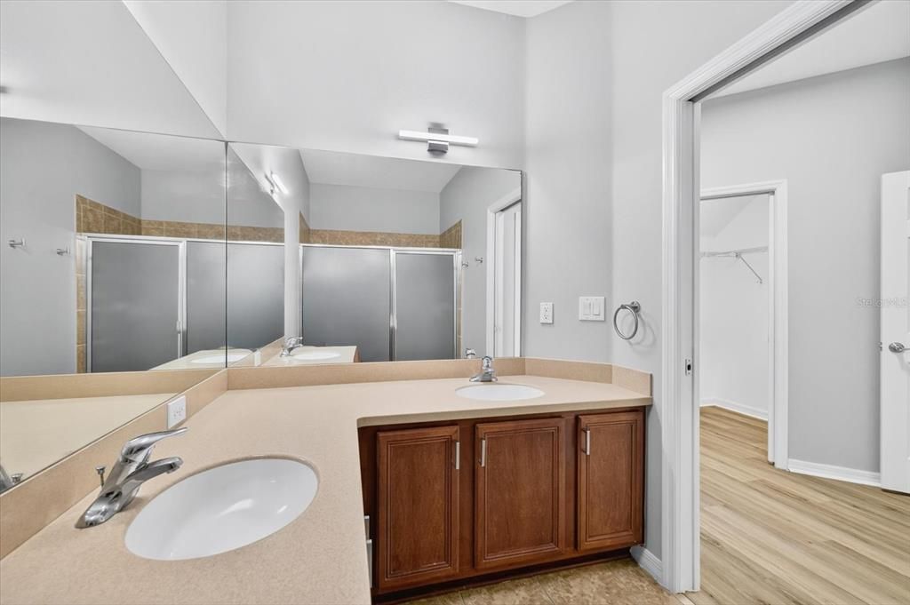 Active With Contract: $1,900 (3 beds, 2 baths, 1772 Square Feet)