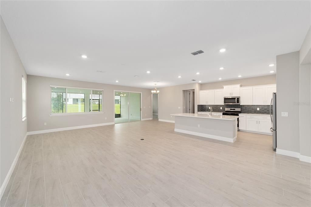 待售: $372,000 (2 贝兹, 2 浴室, 2019 平方英尺)