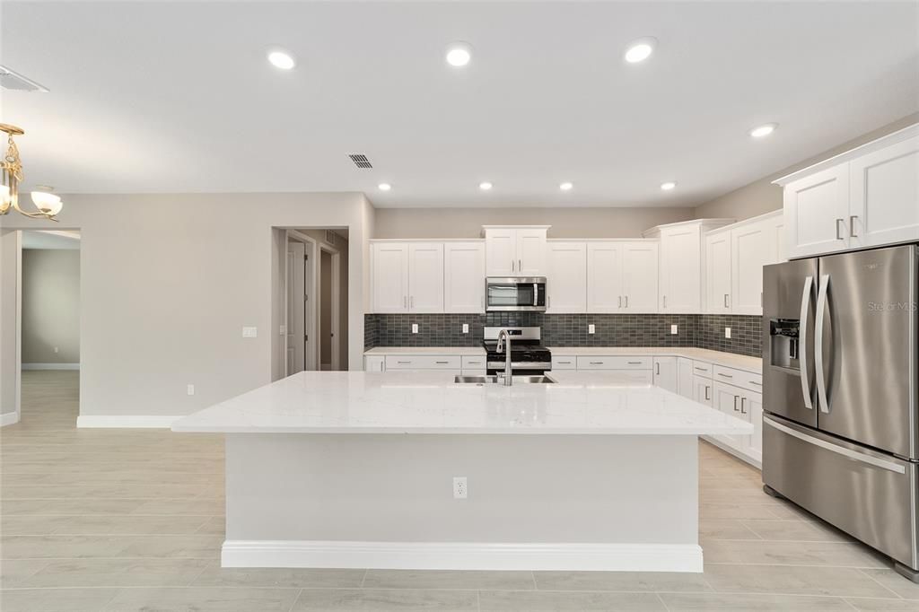 待售: $372,000 (2 贝兹, 2 浴室, 2019 平方英尺)