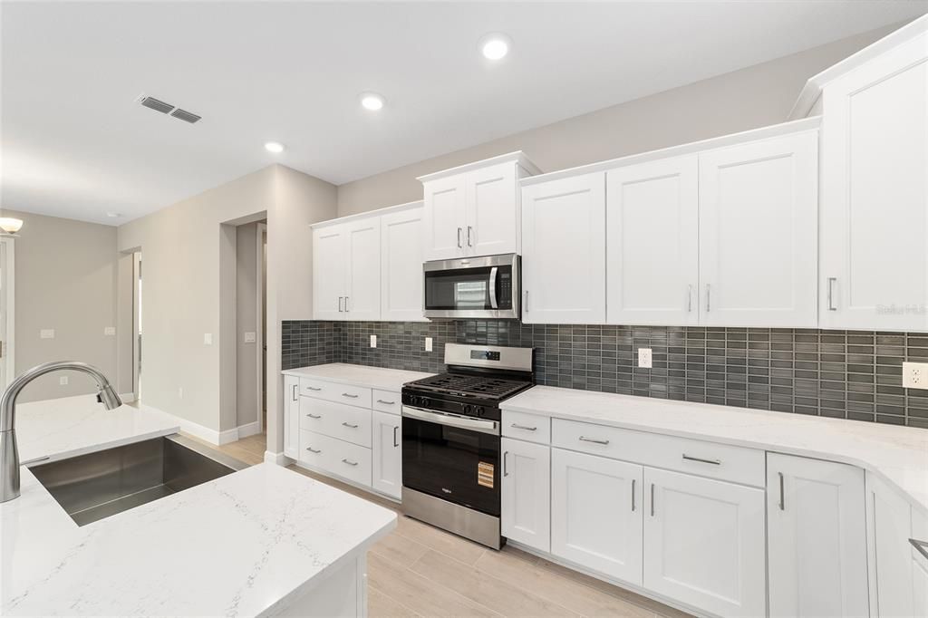 待售: $372,000 (2 贝兹, 2 浴室, 2019 平方英尺)