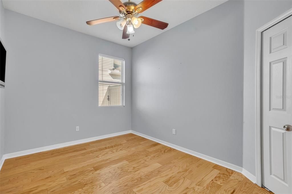 合同活跃: $525,000 (4 贝兹, 2 浴室, 1843 平方英尺)