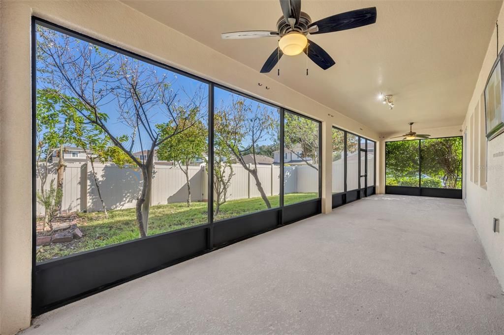 合同活跃: $525,000 (4 贝兹, 2 浴室, 1843 平方英尺)