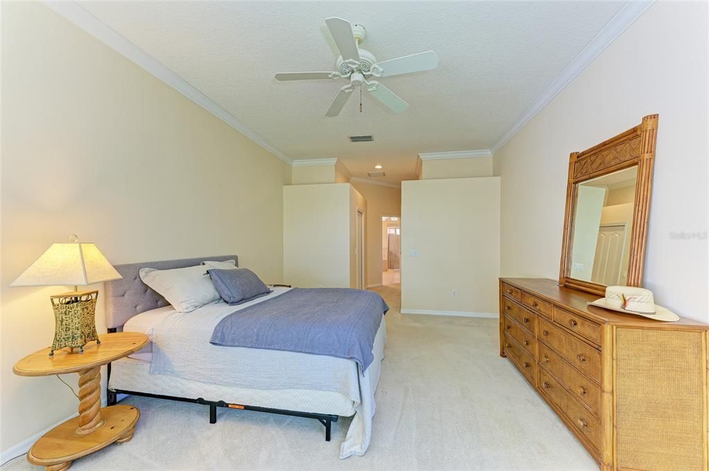 For Sale: $585,000 (4 beds, 2 baths, 2186 Square Feet)