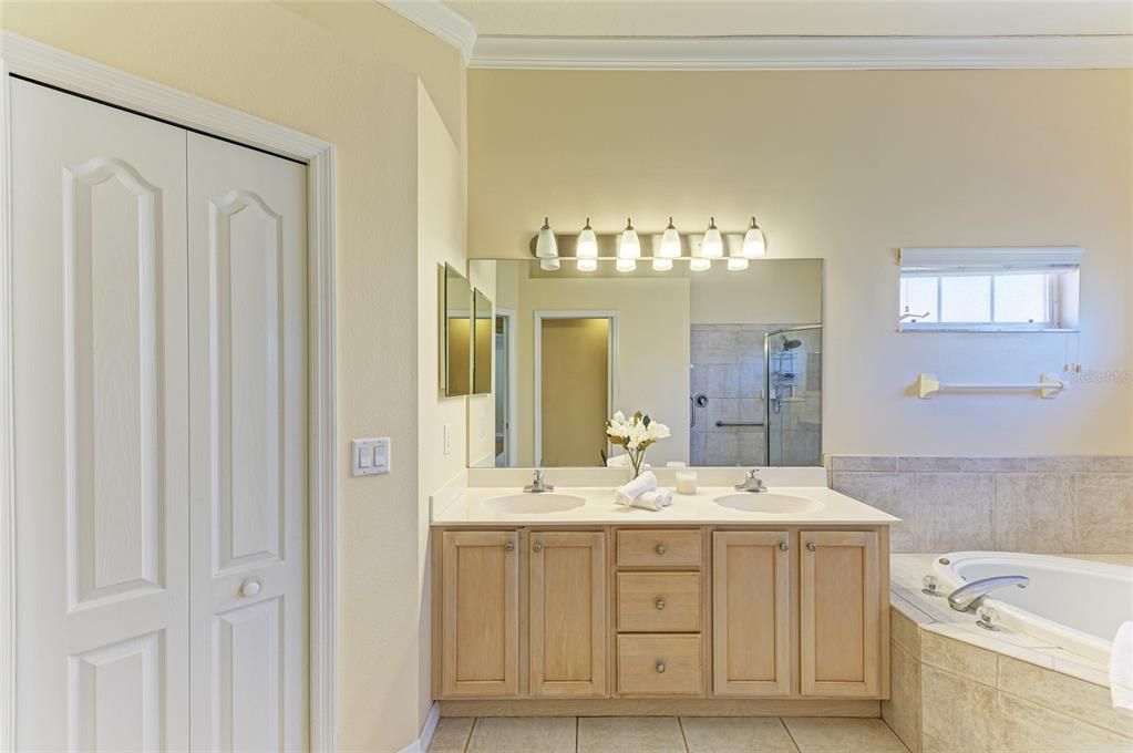 For Sale: $585,000 (4 beds, 2 baths, 2186 Square Feet)