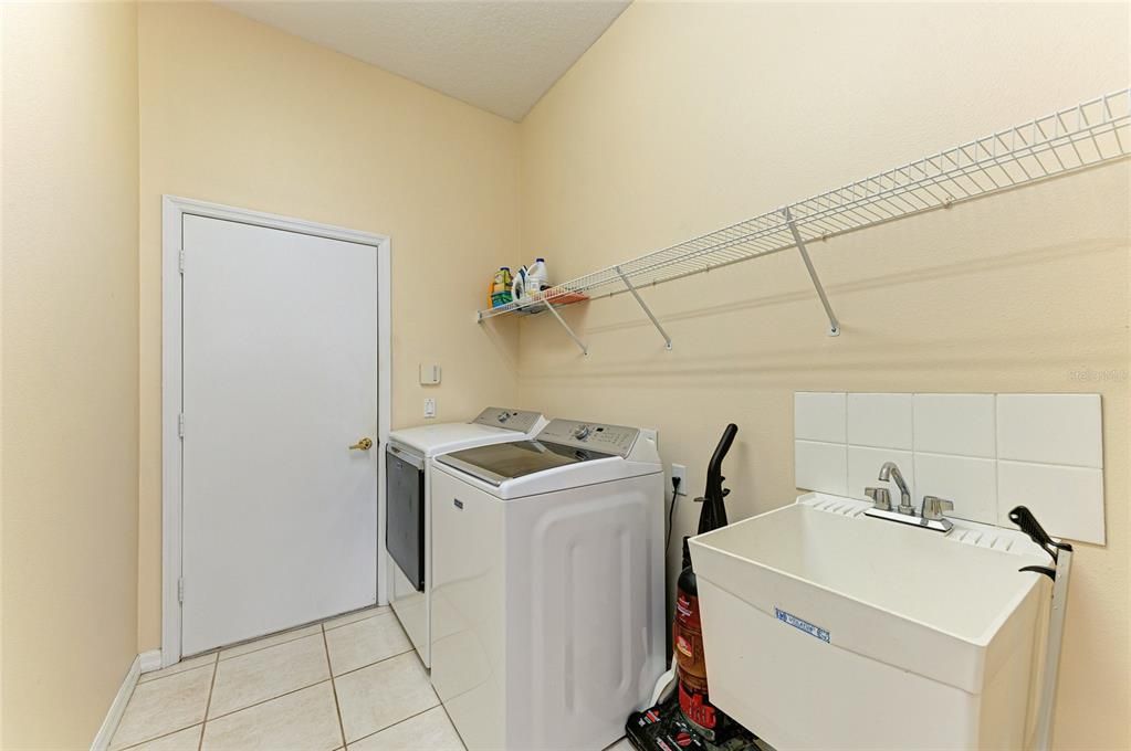 For Sale: $585,000 (4 beds, 2 baths, 2186 Square Feet)