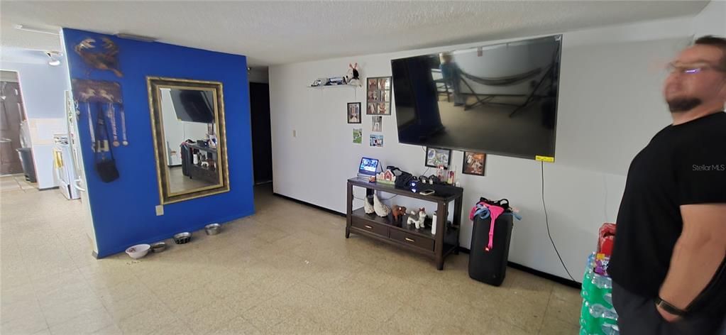 For Sale: $359,000 (4 beds, 0 baths, 1944 Square Feet)