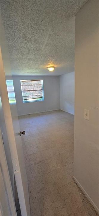 For Sale: $359,000 (4 beds, 0 baths, 1944 Square Feet)