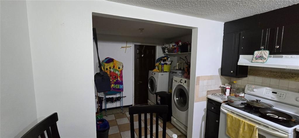 For Sale: $359,000 (4 beds, 0 baths, 1944 Square Feet)