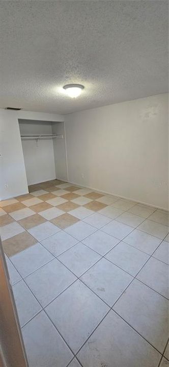 For Sale: $359,000 (4 beds, 0 baths, 1944 Square Feet)